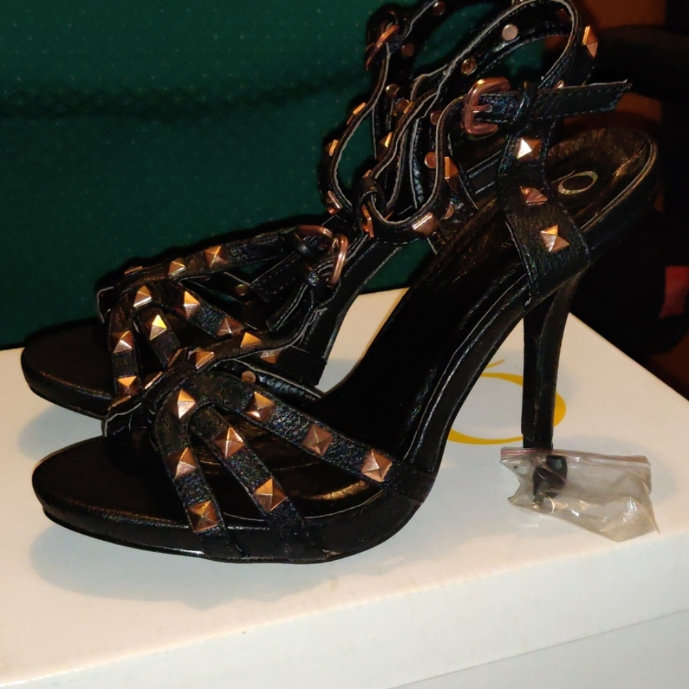 New Q by Esquire Studded Heels in Black 7